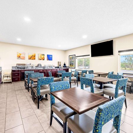 Comfort Inn & Suites Pueblo Bagian luar foto