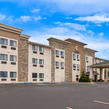 Comfort Inn & Suites Pueblo Bagian luar foto