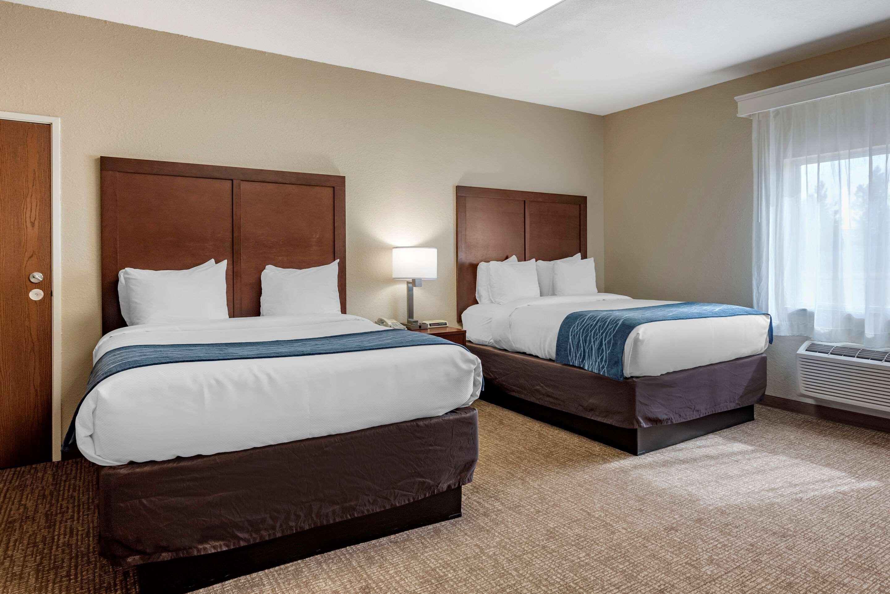 Comfort Inn & Suites Pueblo Bagian luar foto