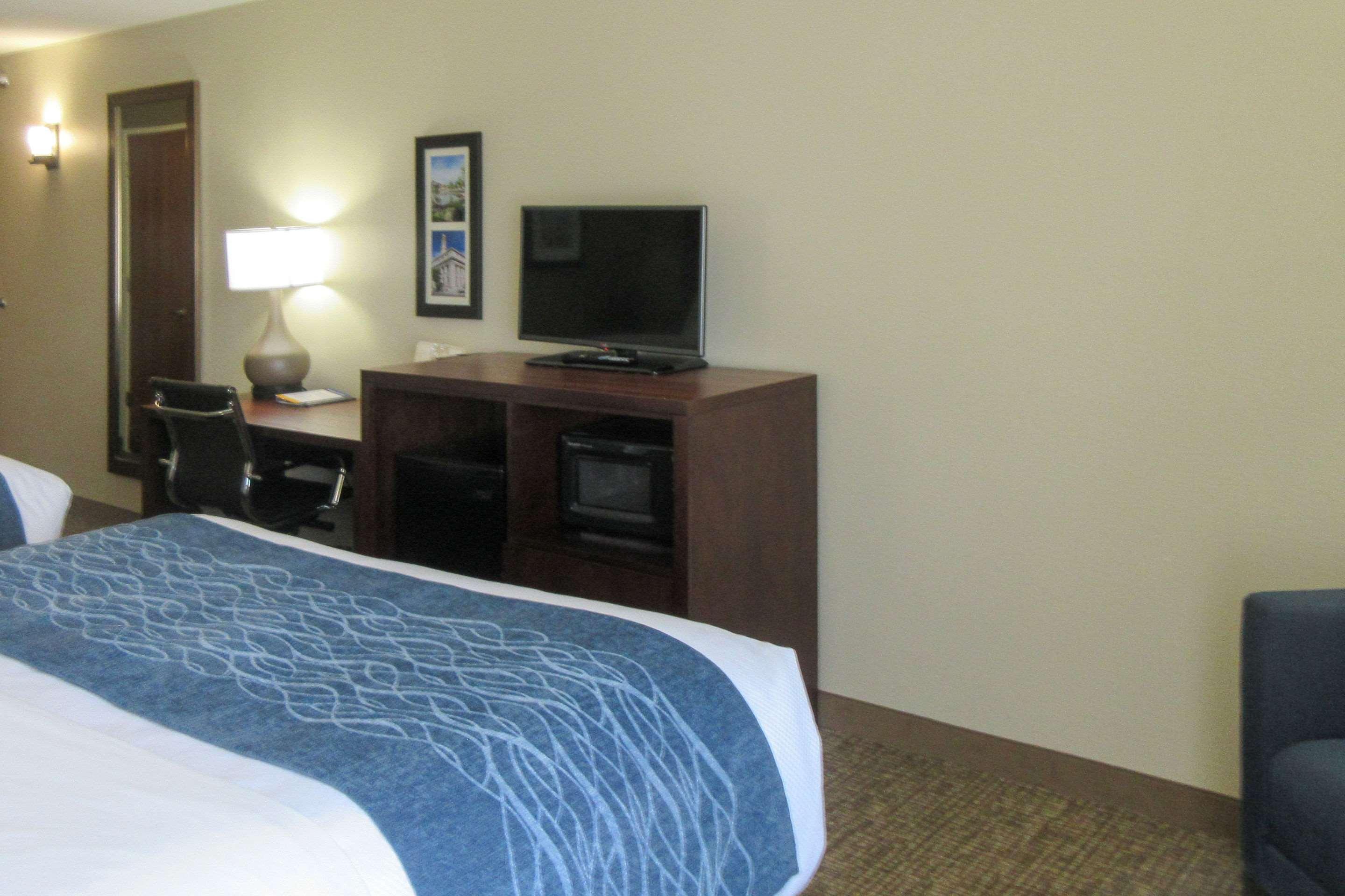 Comfort Inn & Suites Pueblo Bagian luar foto