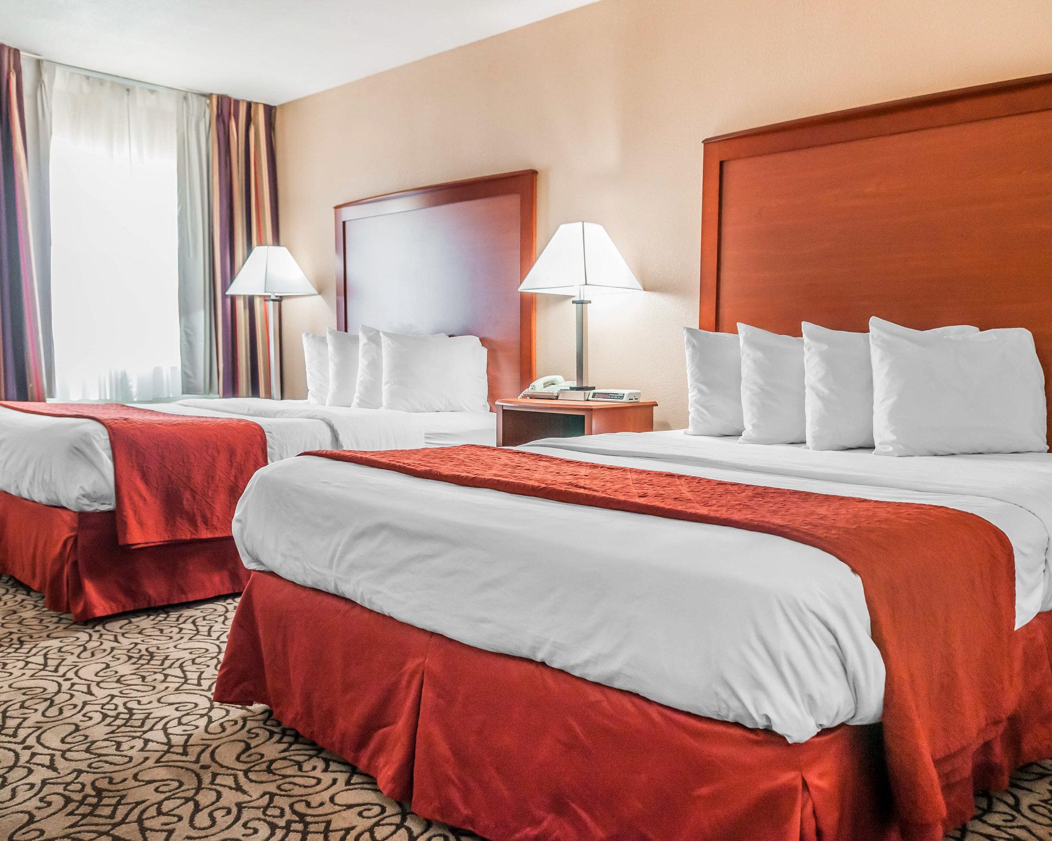 Comfort Inn & Suites Pueblo Bagian luar foto