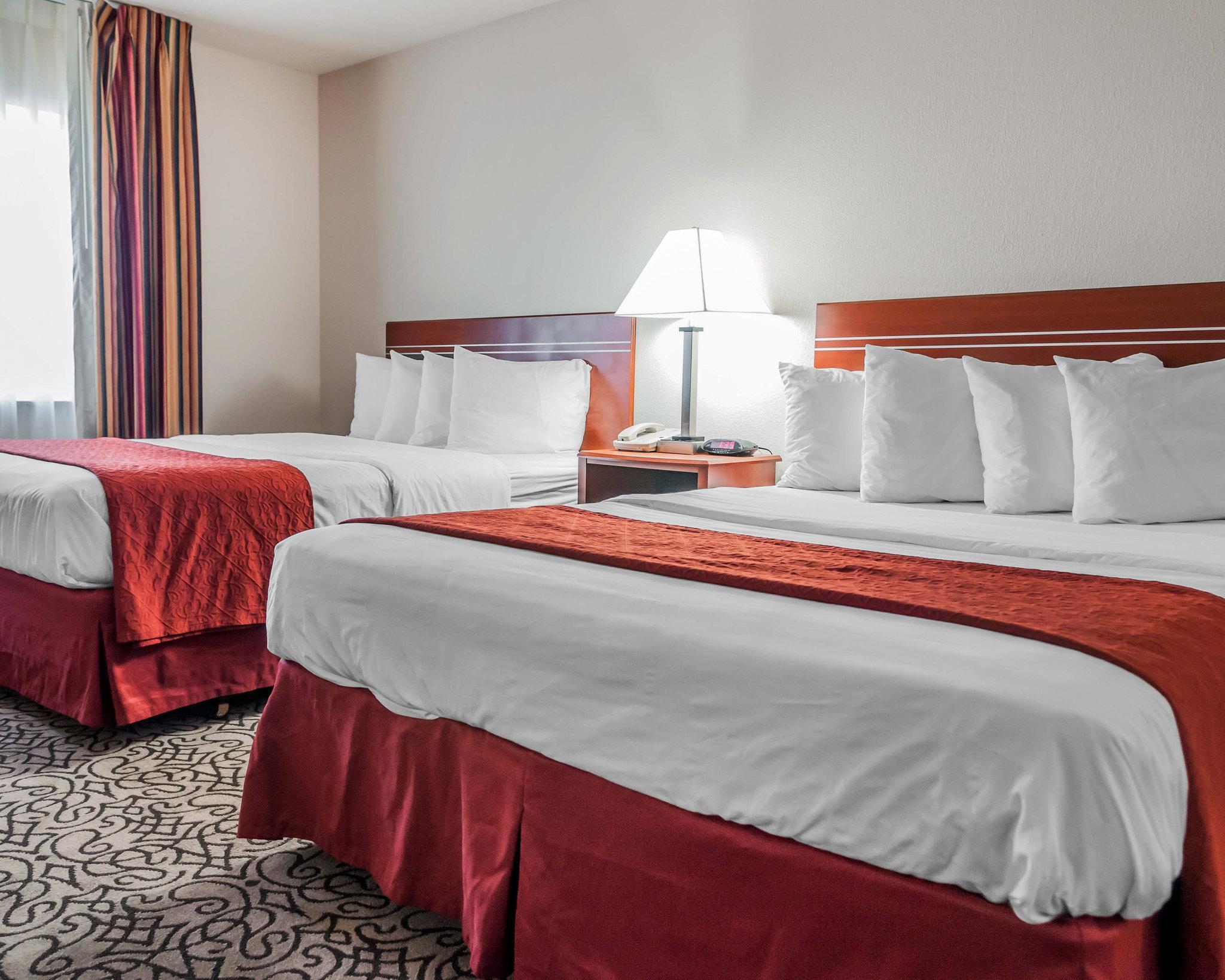 Comfort Inn & Suites Pueblo Bagian luar foto