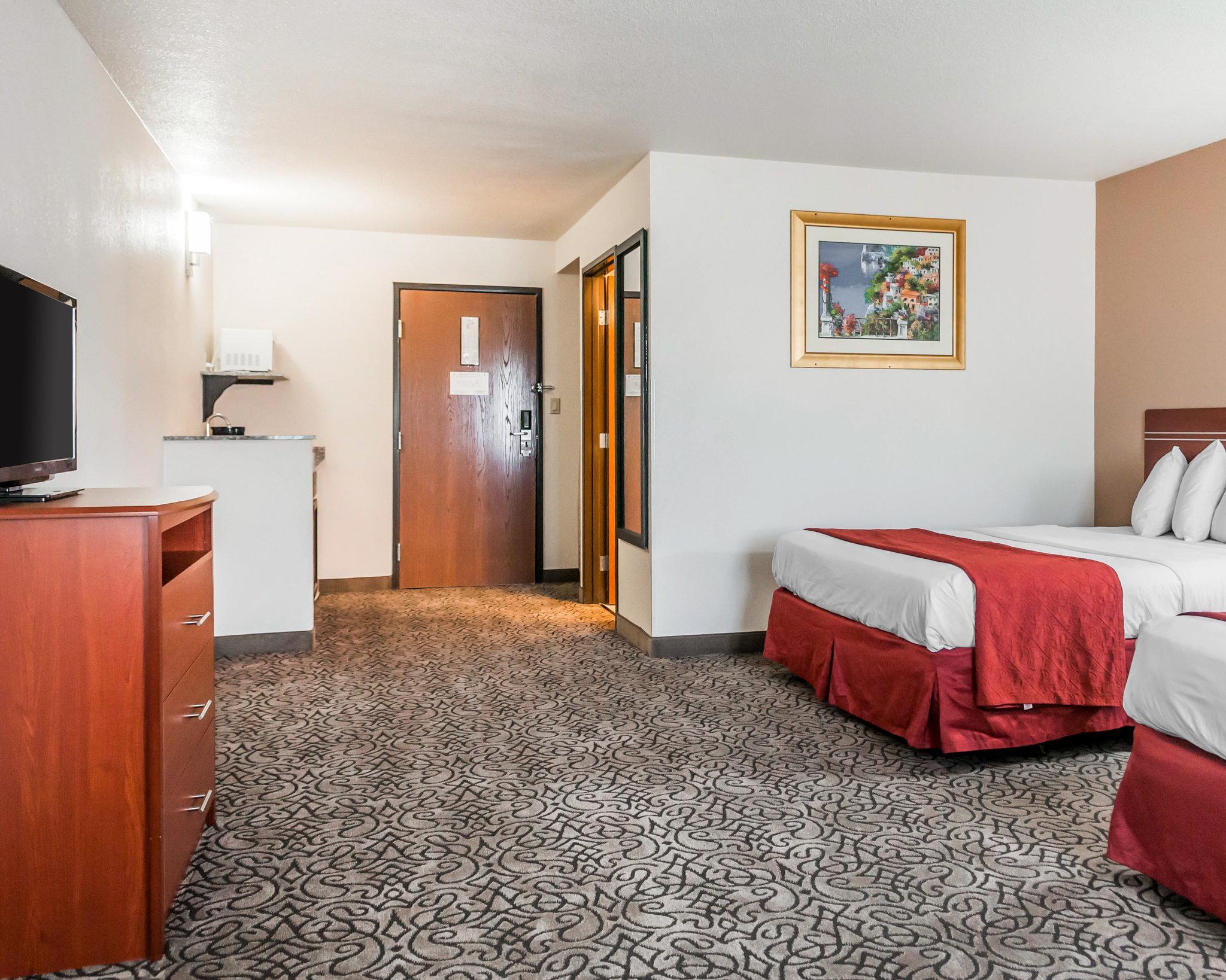Comfort Inn & Suites Pueblo Bagian luar foto
