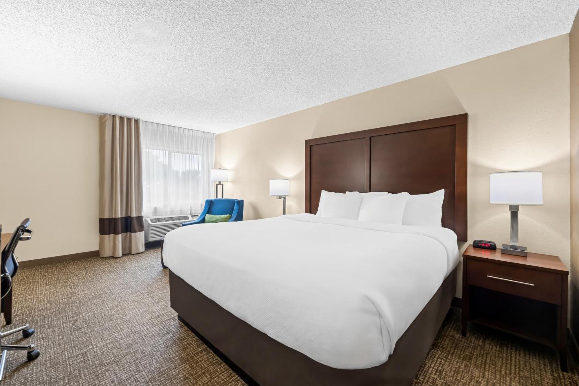 Comfort Inn & Suites Pueblo Bagian luar foto