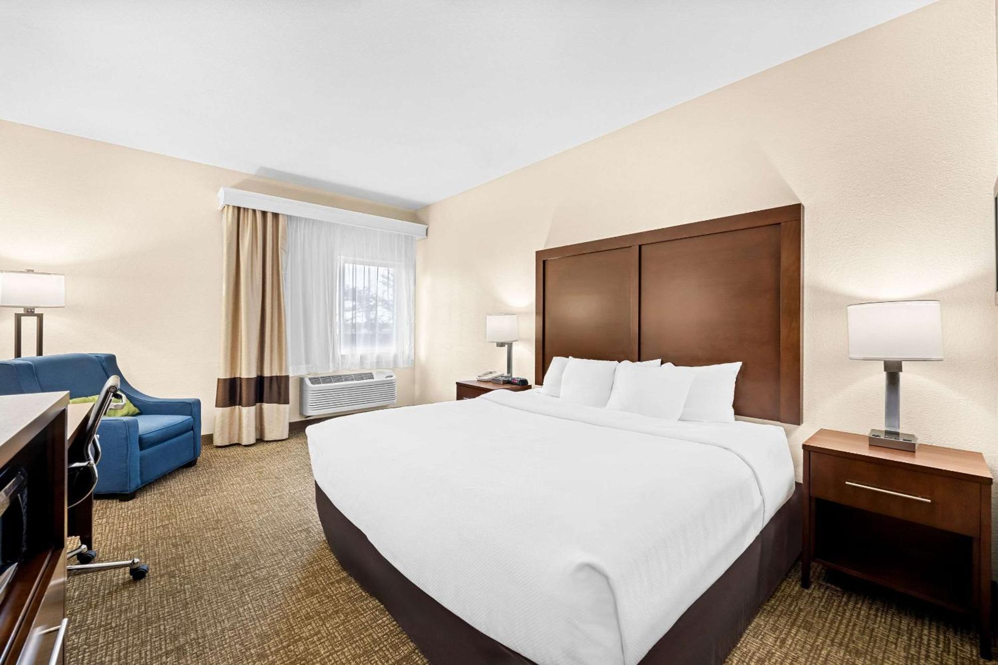 Comfort Inn & Suites Pueblo Bagian luar foto